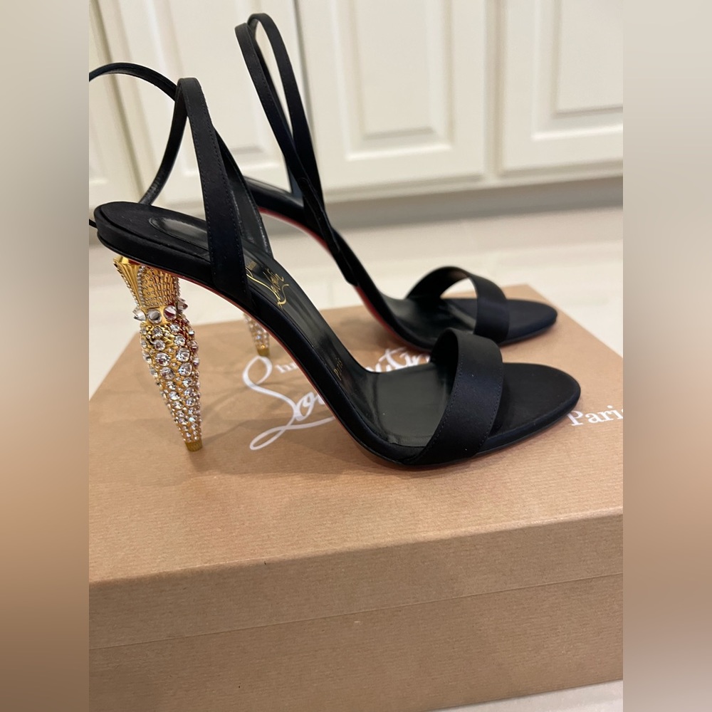 Christian Louboutin Lipstrass Queen 100